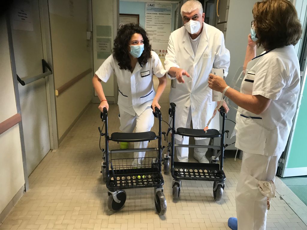 Il Rugby Savona consegna altri due deambulatori all’Ospedale San Paolo