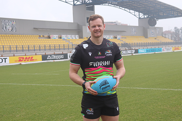 Il n° 9 inglese Chris Cook aggiunge qualità ed esperienza alla rosa delle Zebre
