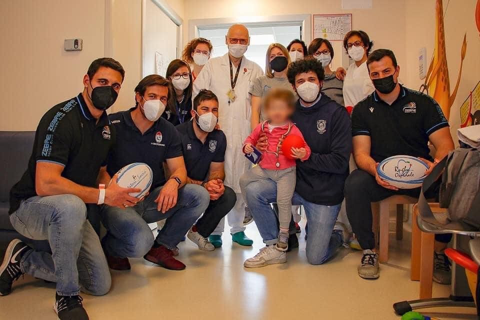 Rugby in Ospedale: i piccoli malati ritrovano il sorriso