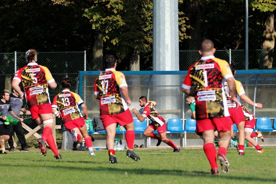 La Fiorini Pesaro Rugby torna da Livorno a mani vuote