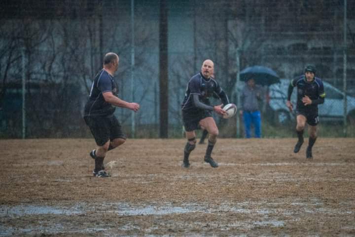 Rugby Old: i Pirati Livorno, nel match a Firenze, si sono imposti 6 mete a 1. Finale della Coppa delle Regioni più vicina.