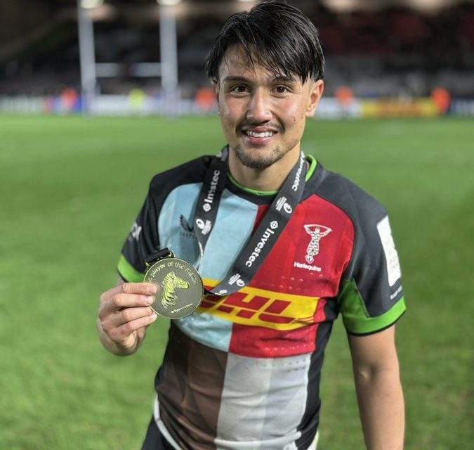Marcus Smith prolunga con gli Harlequins. Il mediano d’apertura è uno dei giocatori più pagati del rugby inglese